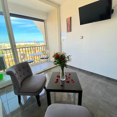 Heliopolis Village Naturiste 아그